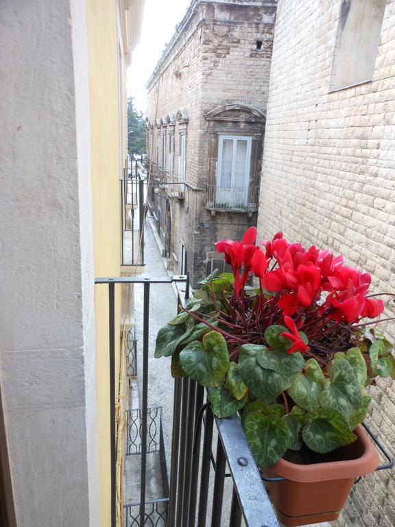 Palazzo Antica Via Appia Bed & Breakfast Bitonto Exterior foto