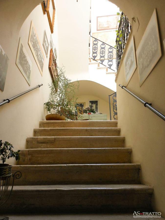 Palazzo Antica Via Appia Bed & Breakfast Bitonto Exterior foto